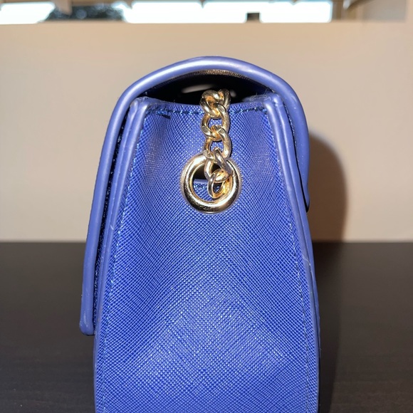 Clarks - Picture 2 of 7